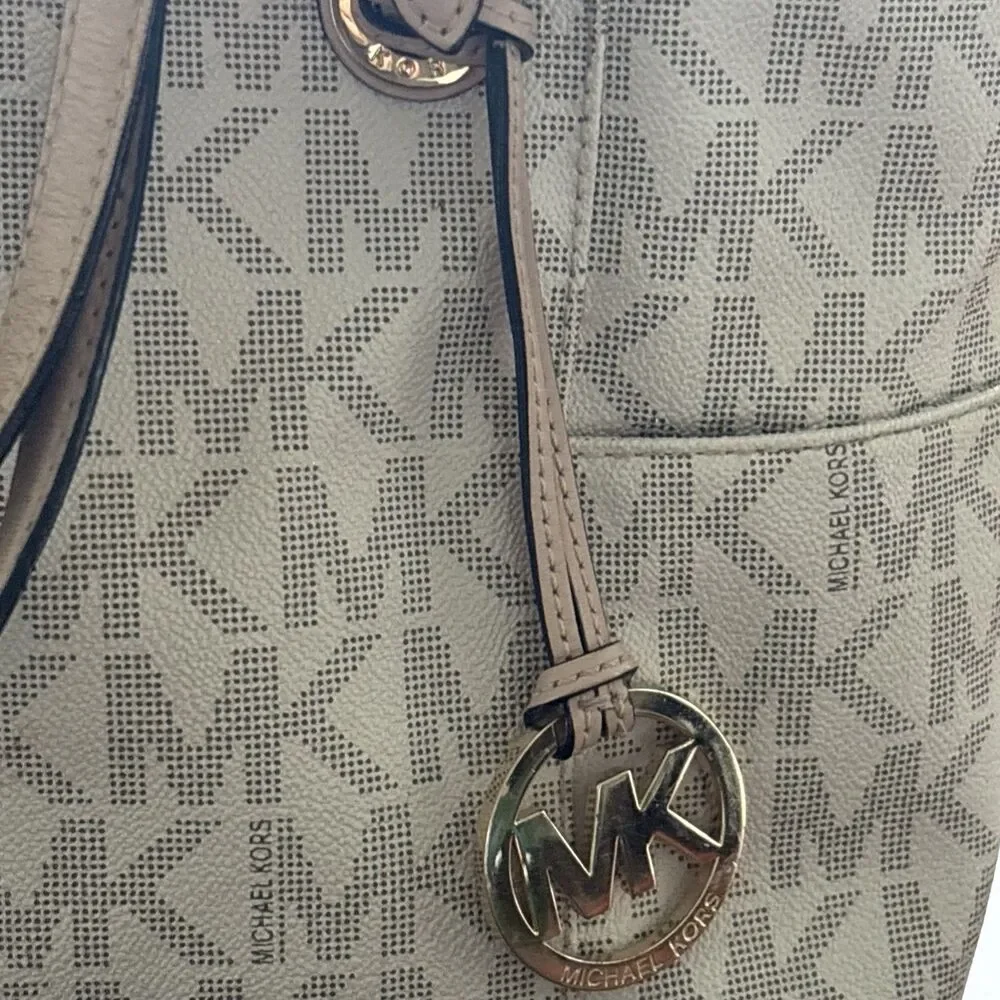 Michael Kors Jet Set Travel Tote Bag Vanilla Signature Monogram Medium